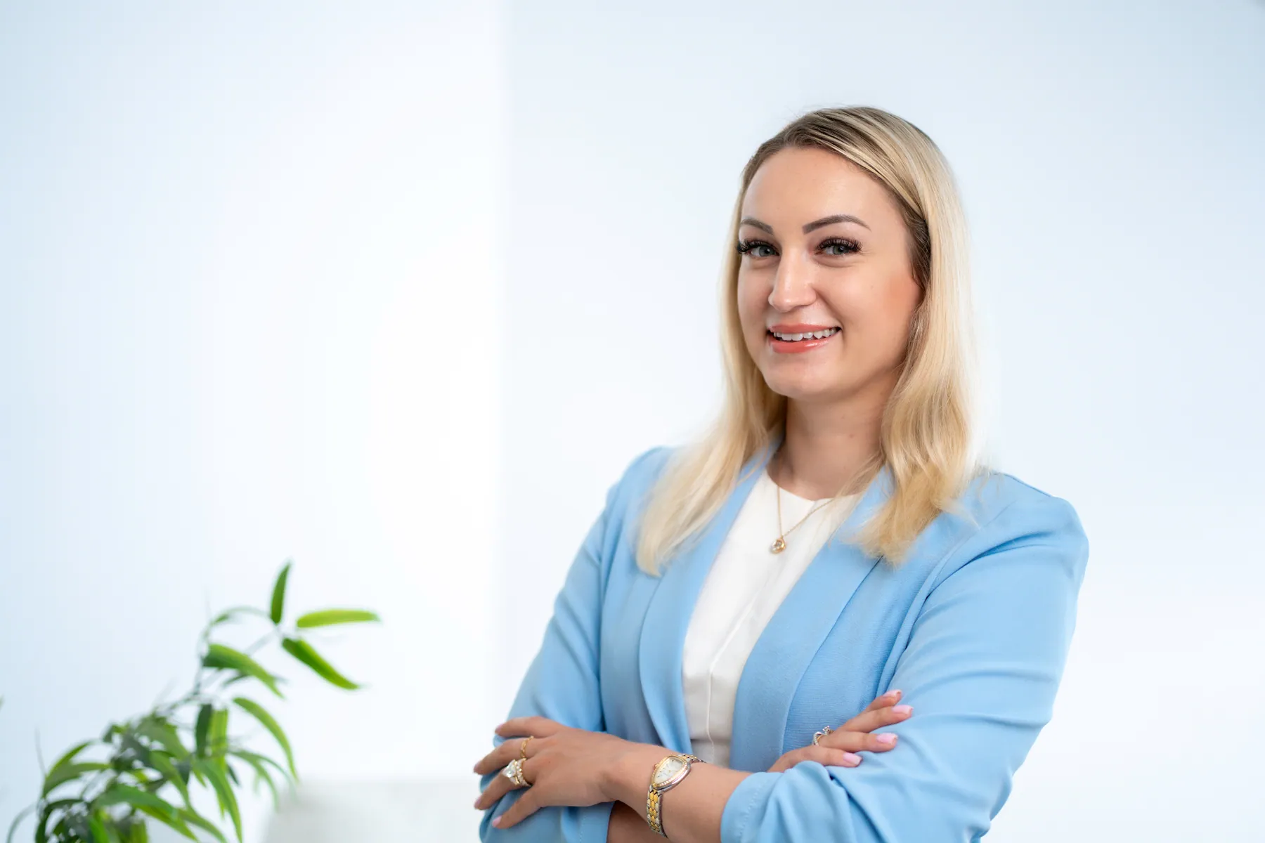 Portrait of Adri, certified women's hormone health coach
